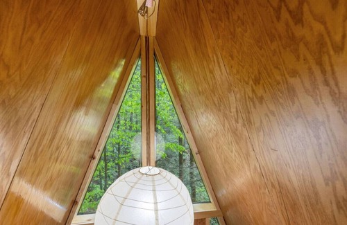 Pine Ridge Apartment | Fern Grove - Camping Cabin Retreat in RRG KY!