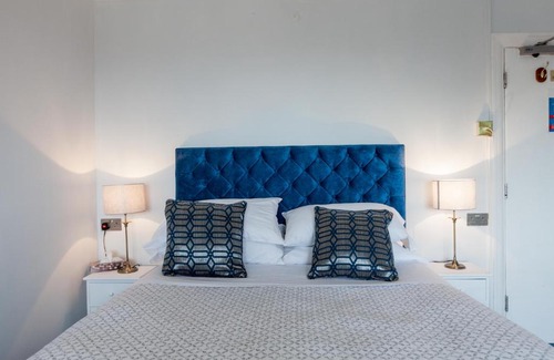 Hythe House | Fern Lodge Guesthouse