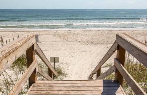 Fernandina Beach Apartment | Fernandina Beach Condo with Pool and Beach Access!