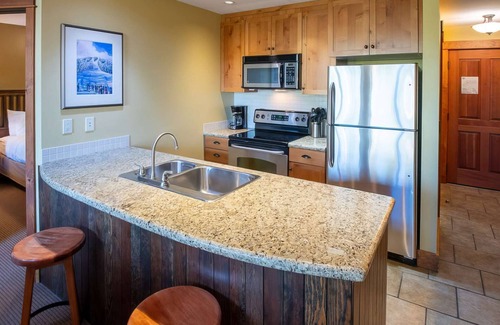 East Kootenay Condo | Fernie - Timberline Lodges Juniper #642