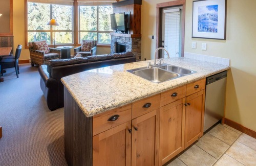 East Kootenay Condo | Fernie - Timberline Lodges Juniper #642