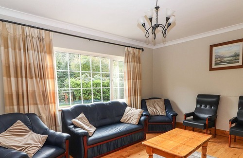 Killarney Cottage | FERNWOOD, pet friendly, with open fire in Killarney, County Kerry
