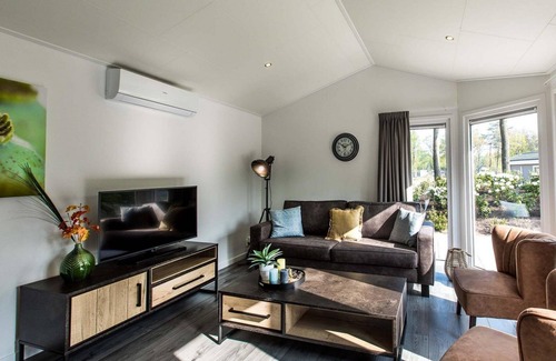 Nieuwerkerk aan den IJssel Ski Chalet | ✓ Ferox at Parc de IJsselhoeve ✓ Holiday home for 4 persons ✓ Located in Nieuwerkerk aan den IJssel (Zuid-Holland) ✓ Holiday park next to the IJssel ✓ Book directly through the park