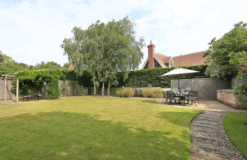Walberswick House | Ferrins - Five Bedroom House, Sleeps 10