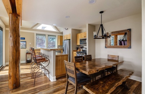 Saddle Ridge House | Festive Availability! Saddle Ridge Townhome with Ski-in/Ski out access! Hot tub!
