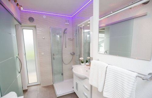 Schoerfling am Attersee Apartment | FEWO 1 de luxe with balcony * - Pension KNOLL am Attersee