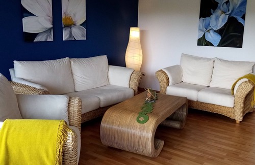 Hehlen Apartment | FEWO Flower Power directly on the Weser in the beautiful Weserbergland