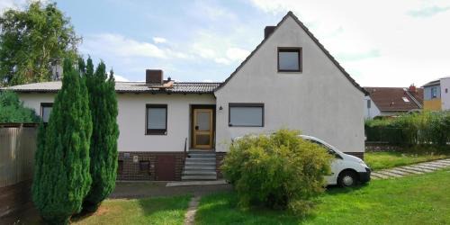 Kassel House | FeWo Kassel,2 Betten Apartment mit privater Küche Bad WC und Garten, Gratis Frühstück, Gratis Parkplätze