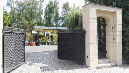Seidnitz Apartment | FeWo mit 2 Bädern und 2 Schlafzimmern