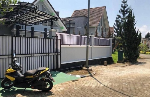 Cipanas Villa | (FF6-29) Romantic villa 3 Bedrooms-private pool