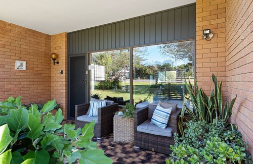 Port Macquarie House | Fi s Beach House directly opposite beach and park 3 mins to dog beach!