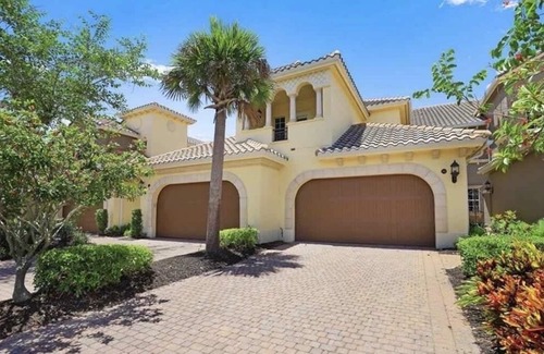 Naples Villa | Fiddlers Creek Naples Montreux - 3 bd w huge lanai, water views, gated.