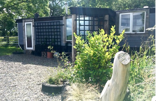 Saint Kew Apartment | Field hut, a secluded and peaceful retreat.