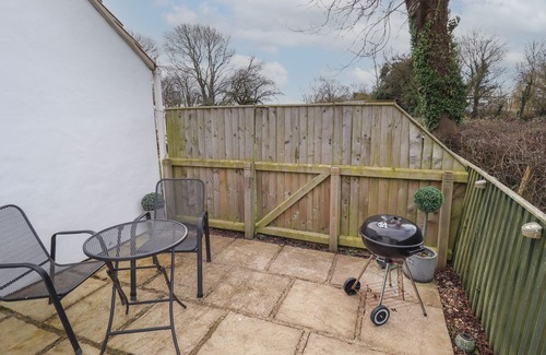 Grimsby House | FIELD VIEW, with a garden in Cleethorpes