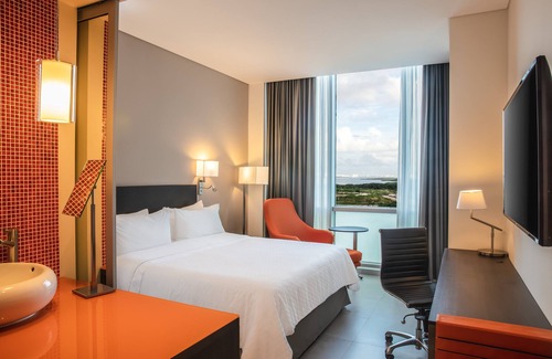 Downtown Cancun Hotel | Fiesta Inn Cancun Las Americas