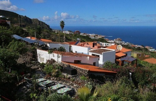 El Tanque House | Finca La Hoya 4 - Tradition meets modernity - sea view, whirlpool & conservatory