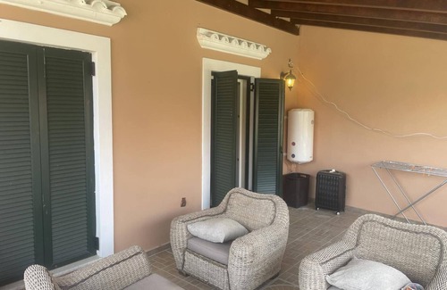 Pagi Villa | Finca "Mountain House Pagoi" with Mountain View, Private Garden & Wi-Fi