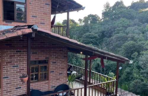 Guarne Cottage | Finca with BBQ, Private Parking and Hammocks