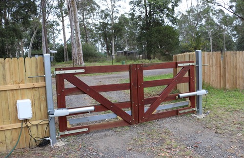 Wandandian Cottage | Finchley, Wandandian NSW - pets welcome