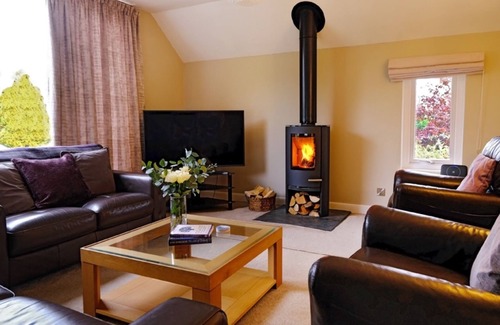 Findhorn House | Findhorn Holiday House is a spacious modern bungalow, large garden. New listing.