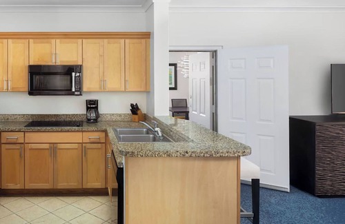 Paradise Island Resort | 𝐅𝐢𝐧𝐝𝐢𝐧𝐠 𝐌𝐞𝐢𝐥𝐢- Ultimate Bahamian Adventure at Harborside Resort! 3BR