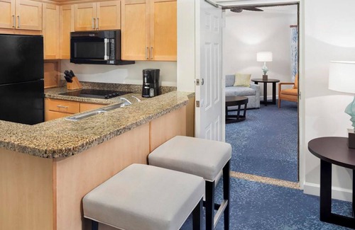 Paradise Island Resort | 𝐅𝐢𝐧𝐝𝐢𝐧𝐠 𝐌𝐞𝐢𝐥𝐢- Ultimate Bahamian Adventure at Harborside Resort! 3BR