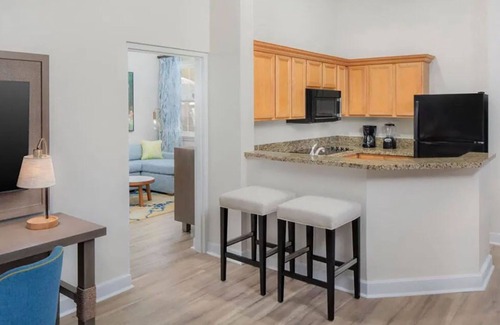 Paradise Island Resort | 𝐅𝐢𝐧𝐝𝐢𝐧𝐠 𝐌𝐞𝐢𝐥𝐢- Ultimate Bahamian Adventure at Harborside Resort! 3BR