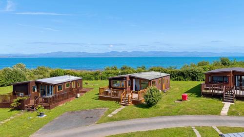 Rhyd-y-clafdy House | Finest Retreats - Forest Lodge