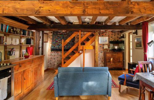 Tirabad House | Finest Retreats - Great Cantal Granary