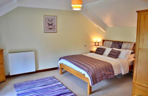 Liverton House | Finest Retreats - Little Dunley - Wisteria Cottage