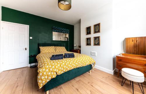 Cleethorpes Apartment | Finest Retreats - Sheilas Cottage