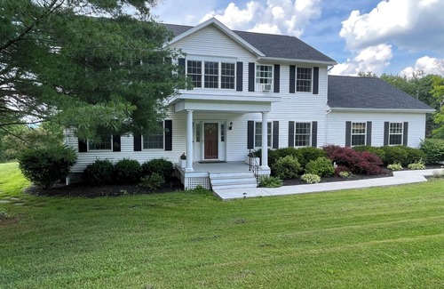 Hammondsport House | Finger Lakes Keuka East Hillside, sleeps 8
