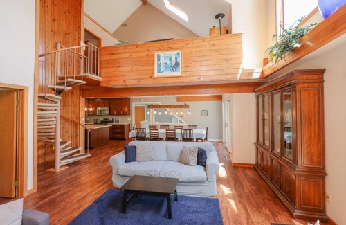Canandaigua House | Finger Lakes Wine Country Lake View Ski Loft Lake Home In Bristol Harbour Resort