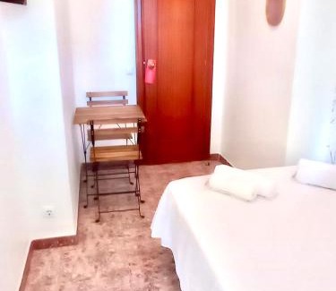 La Bordeta House | Fira Guest House