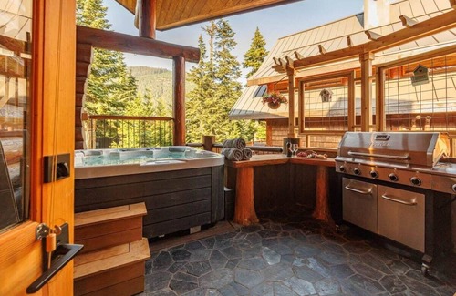 Snoqualmie Pass House | Fire Lodge Premier Family Cabin at Snoqualmie Pass