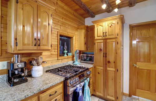 Harrison Cabin | Fire Pit, Game Room & Mtn Views: Cabin in Harrison
