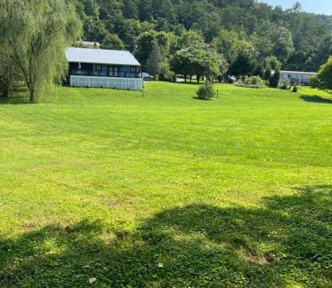 Sevierville House | Firefly Fields 2-Acres With Guest House, Game Room, Mountain & River Views