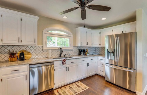 Hayesville House | Fireside Nights & Family BBQs: Lake Chatuge Escape