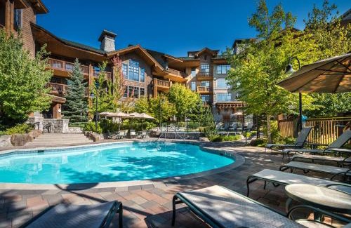 Whistler Creekside Apartment | First Tracks Lodge