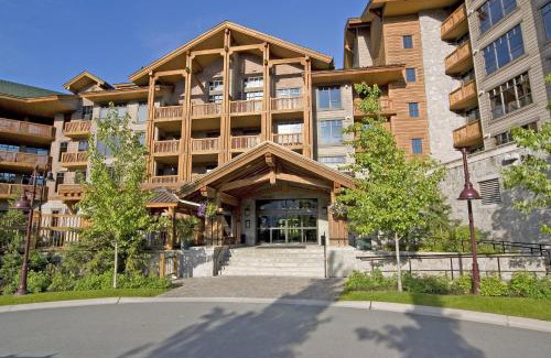 Whistler Creekside Apartment | First Tracks Lodge
