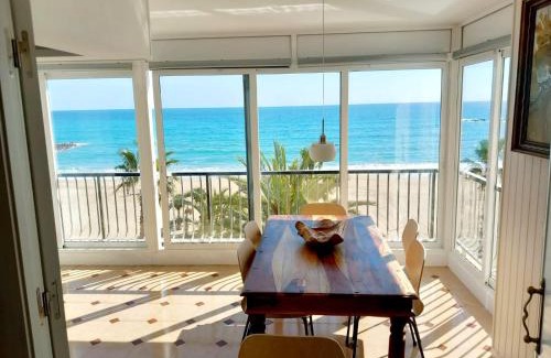 Coveta Fuma Apartment | FirstLine BeachView