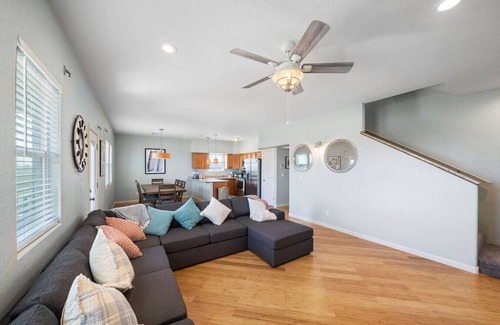 San Luis House | Fisherman's Dream: Game Room & Walk to Beach