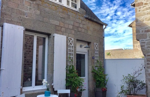 Barfleur House | Fisherman's house Granit Barfleur port-walled garden Wifi-100 m from the port