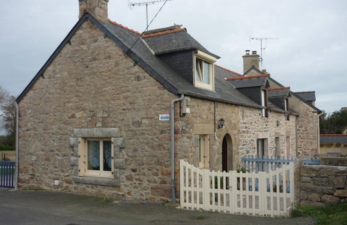 Erquy House | Fisherman's house located 1.5 km from the sea