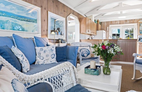 Salmon Creek Cabin | Fishermans Cottage~Charming Coastal Cottage in Bodega Bay, Walk to Beach/WiFi