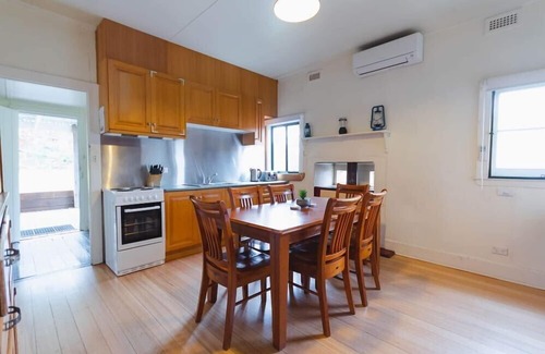Mallacoota House | Fishermans Cottage Mallacoota