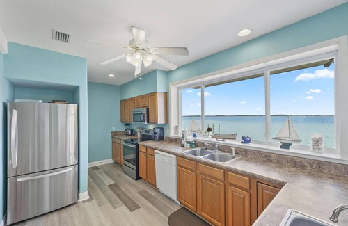 Villa Segunda House | Fishing, Crabbing, Boating, Kayaking-Sound Front Home w/Pier & (heated) Pool