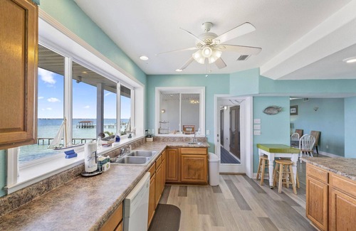 Villa Segunda House | Fishing, Crabbing, Boating, Kayaking-Sound Front Home w/Pier & (heated) Pool