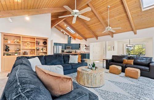 Munds Park Villa | Fishlake Cabin Serene Forest Escape Sleeps 10 Near Flagstaff Sedona Grand Canyon