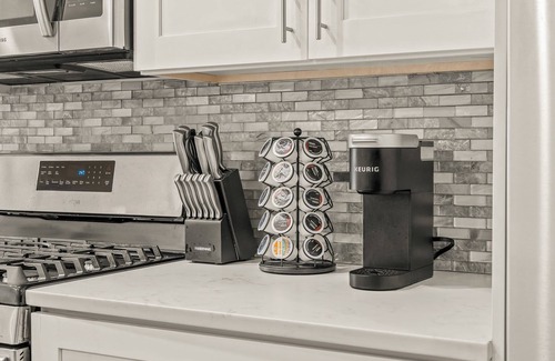 Olde Kensington Apartment | Fishtown! Great Location, Easy Parking!